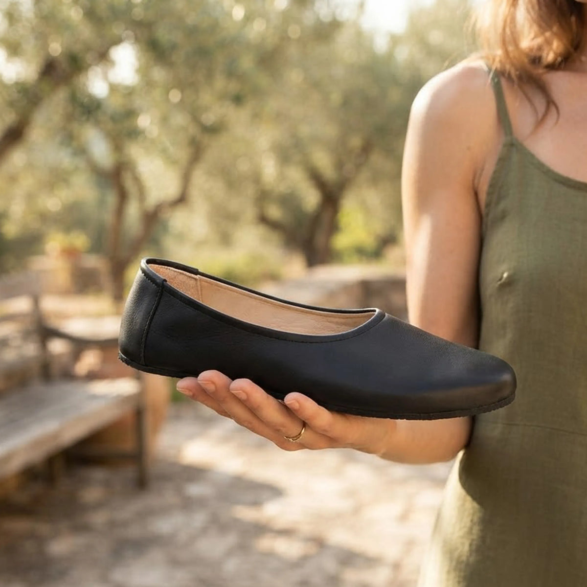 Smooth Barefoot Ballet Shoes – Rubber Sole – Black